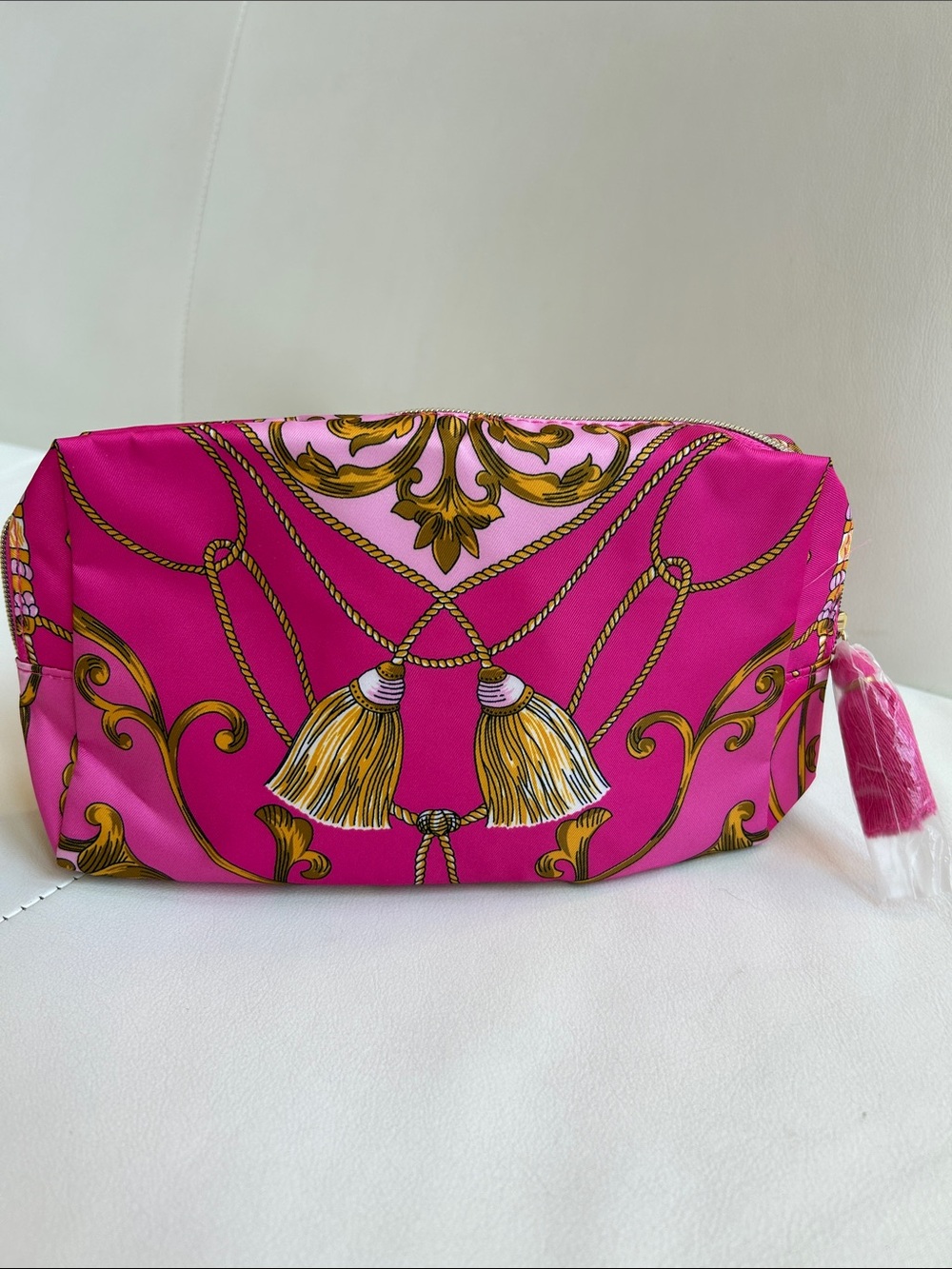 Estée Lauder Baroque Pattern cosmetic Bag with a Tassel Zipper Pull